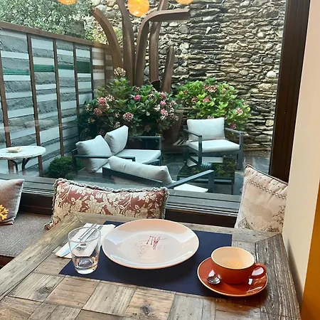 Boutique La Neu Hotel 2*