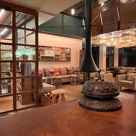 Boutique La Neu Hotel 2*