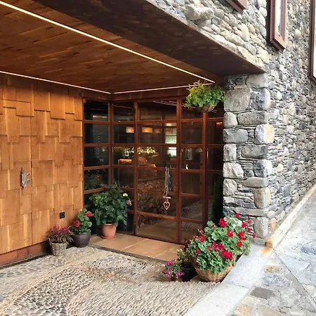 Hotel Boutique La Neu 2*