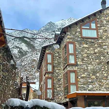 فندق Boutique La Neu 2*